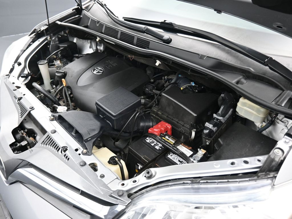 Vehicle image 74 of 79