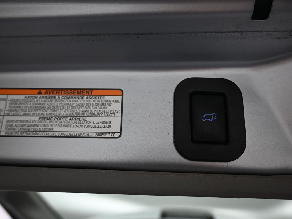 Vehicle image 73 of 79