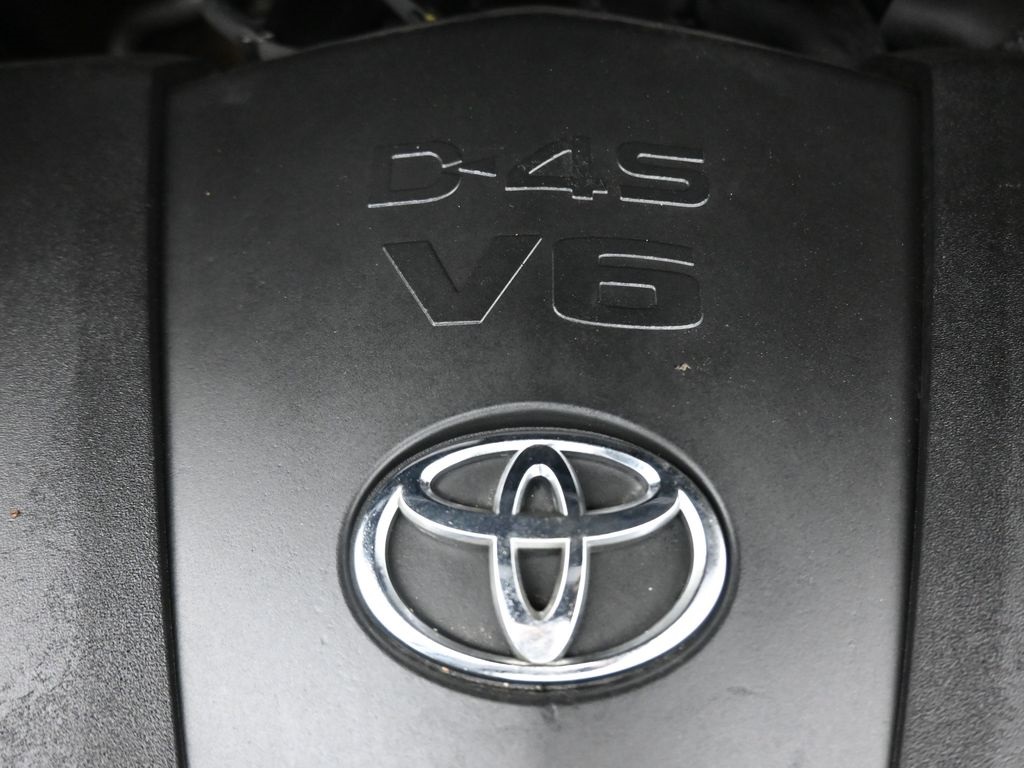 Vehicle image 77 of 79