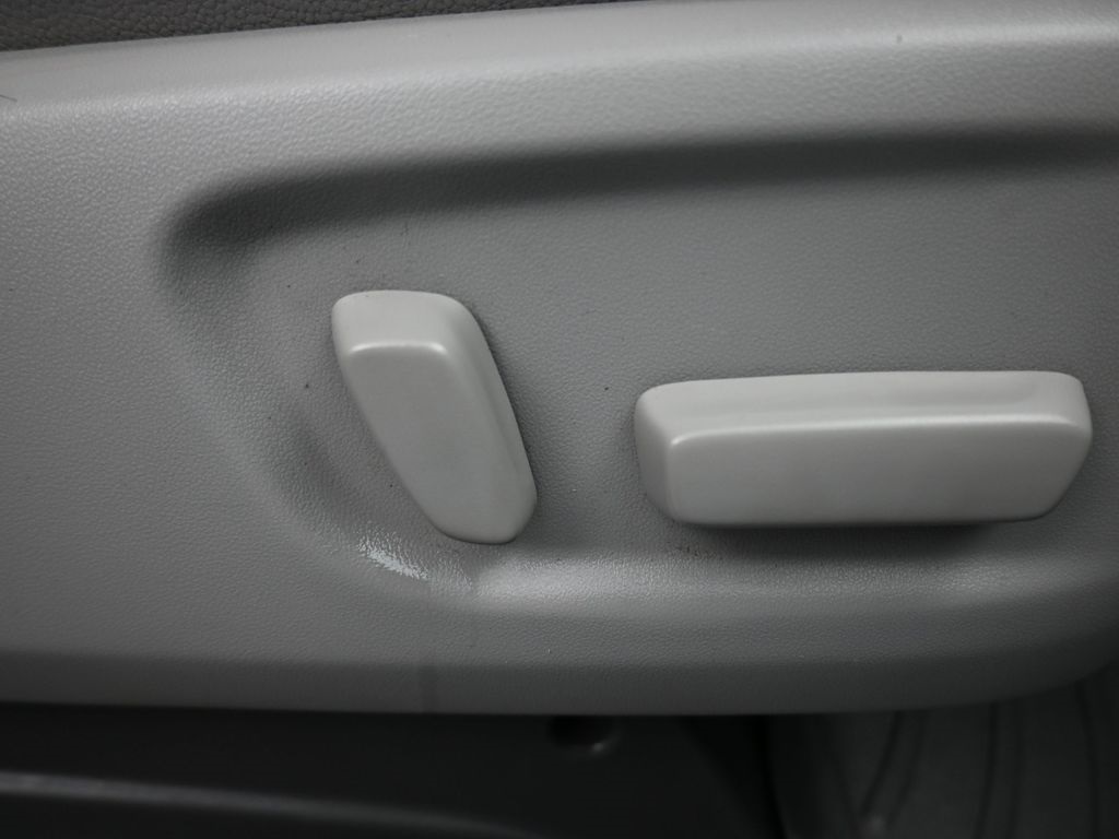 Vehicle image 67 of 79