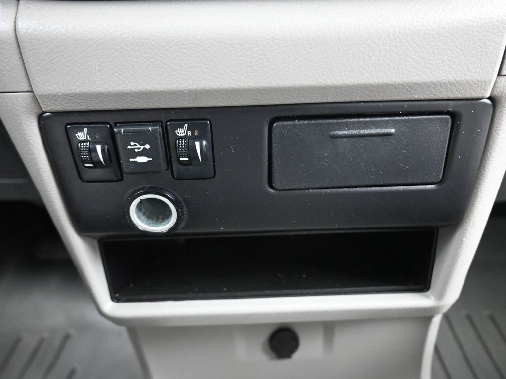Vehicle image 29 of 79