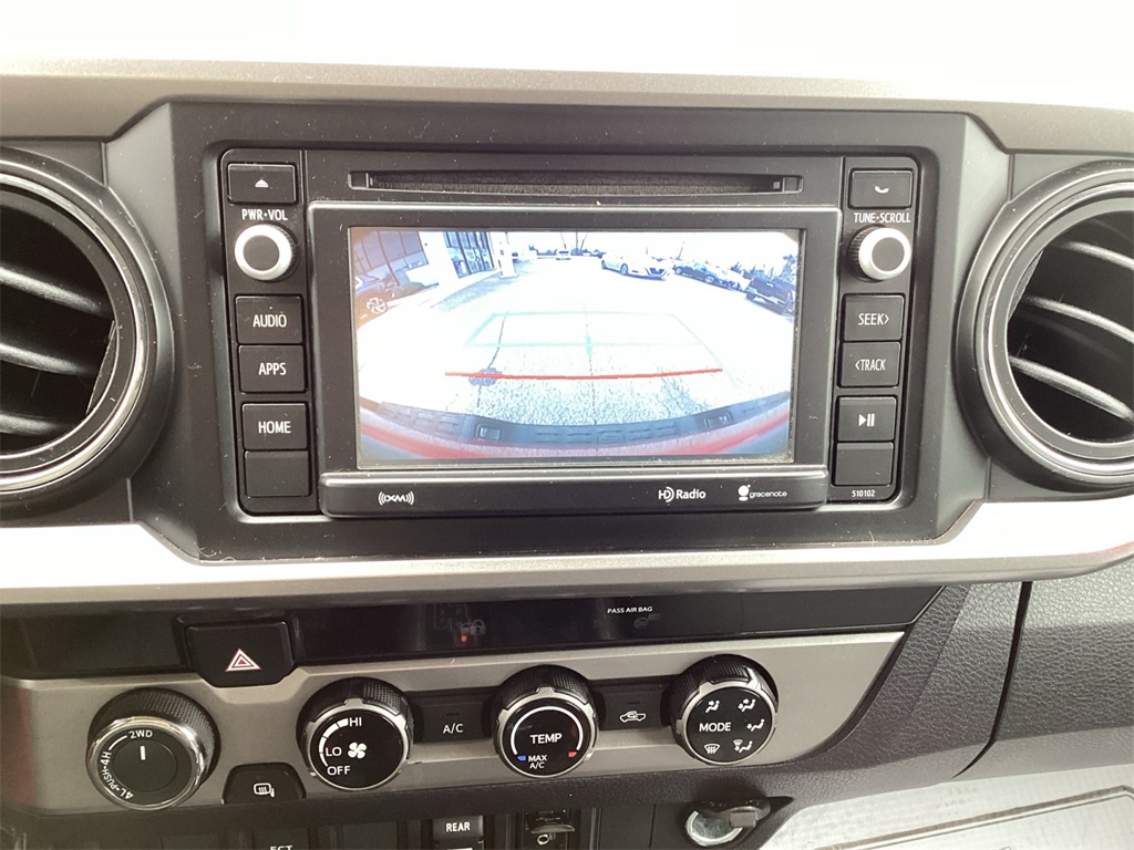 Vehicle image 21 of 22
