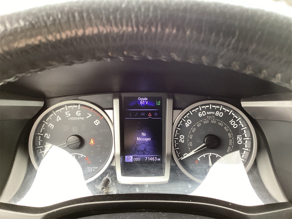 Vehicle image 18 of 22