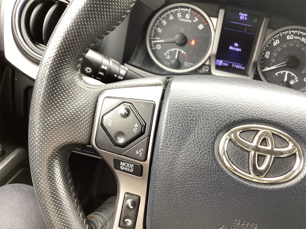 Vehicle image 19 of 22