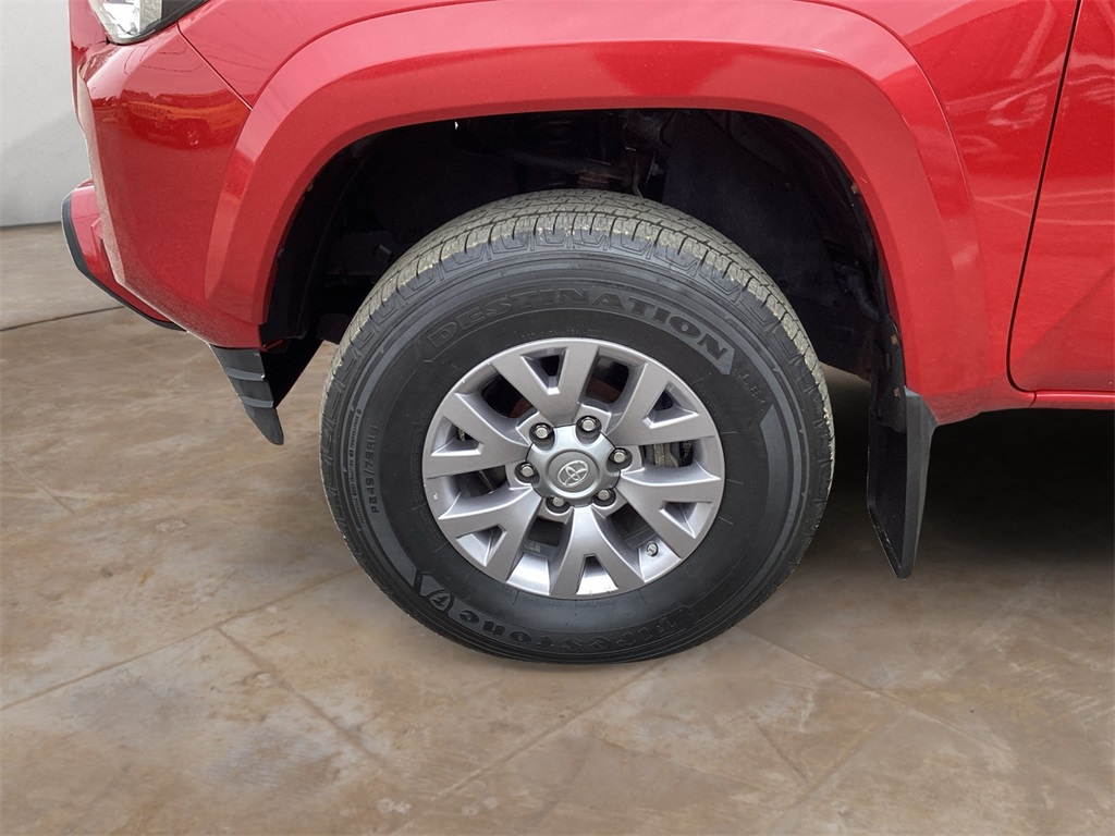 Vehicle image 14 of 22