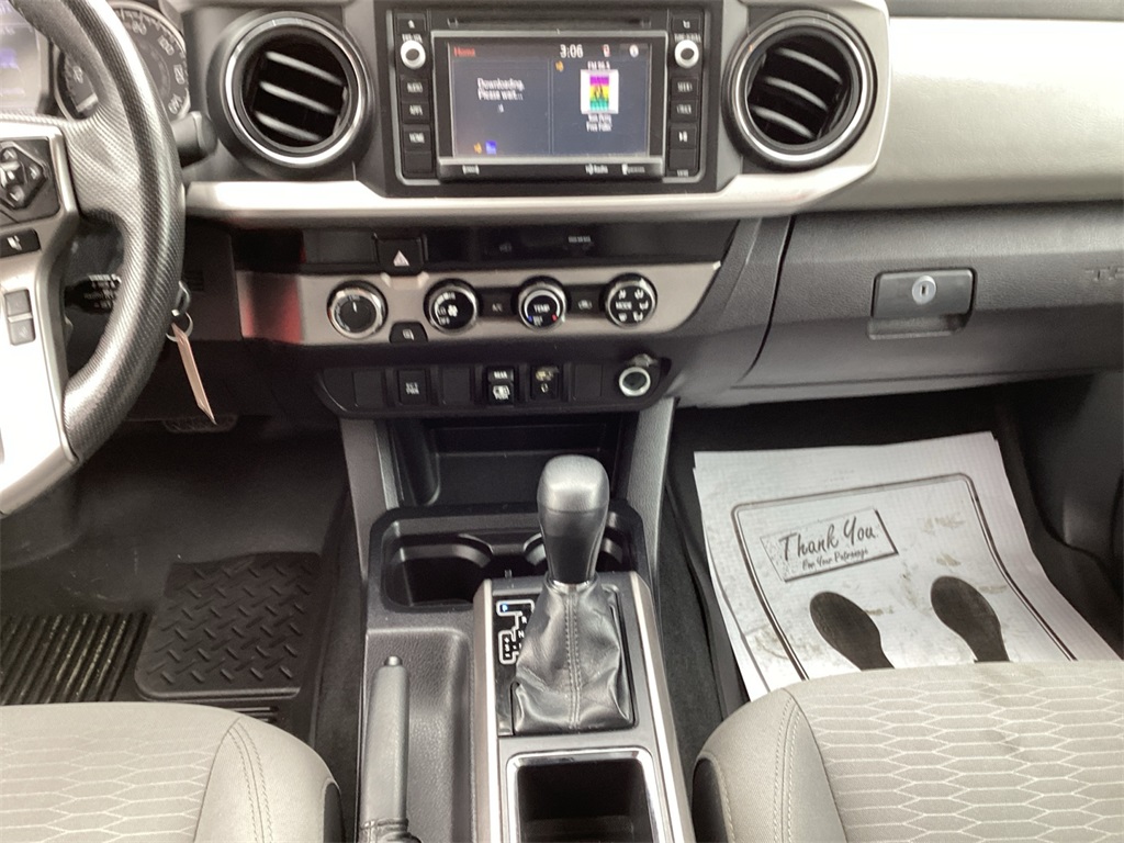 Vehicle image 11 of 22
