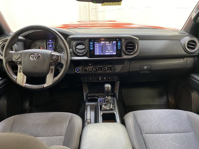 Vehicle image 12 of 28