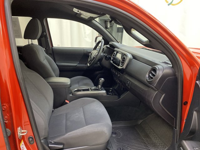 Vehicle image 24 of 28