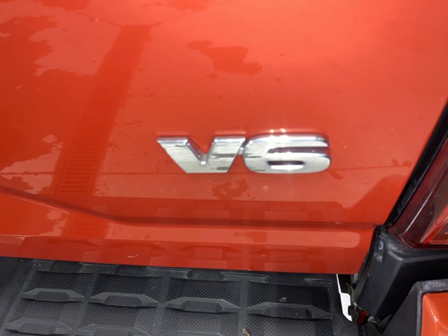 Vehicle image 27 of 28