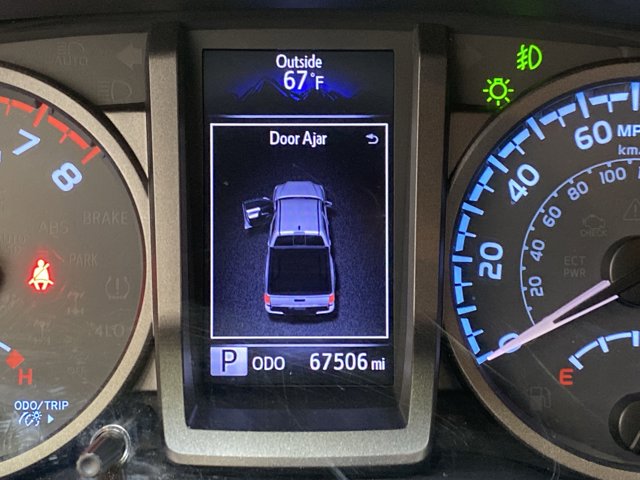 Vehicle image 17 of 28