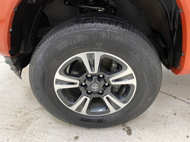 Vehicle image 25 of 28