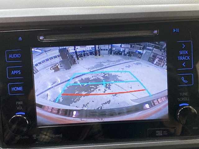 Vehicle image 19 of 28