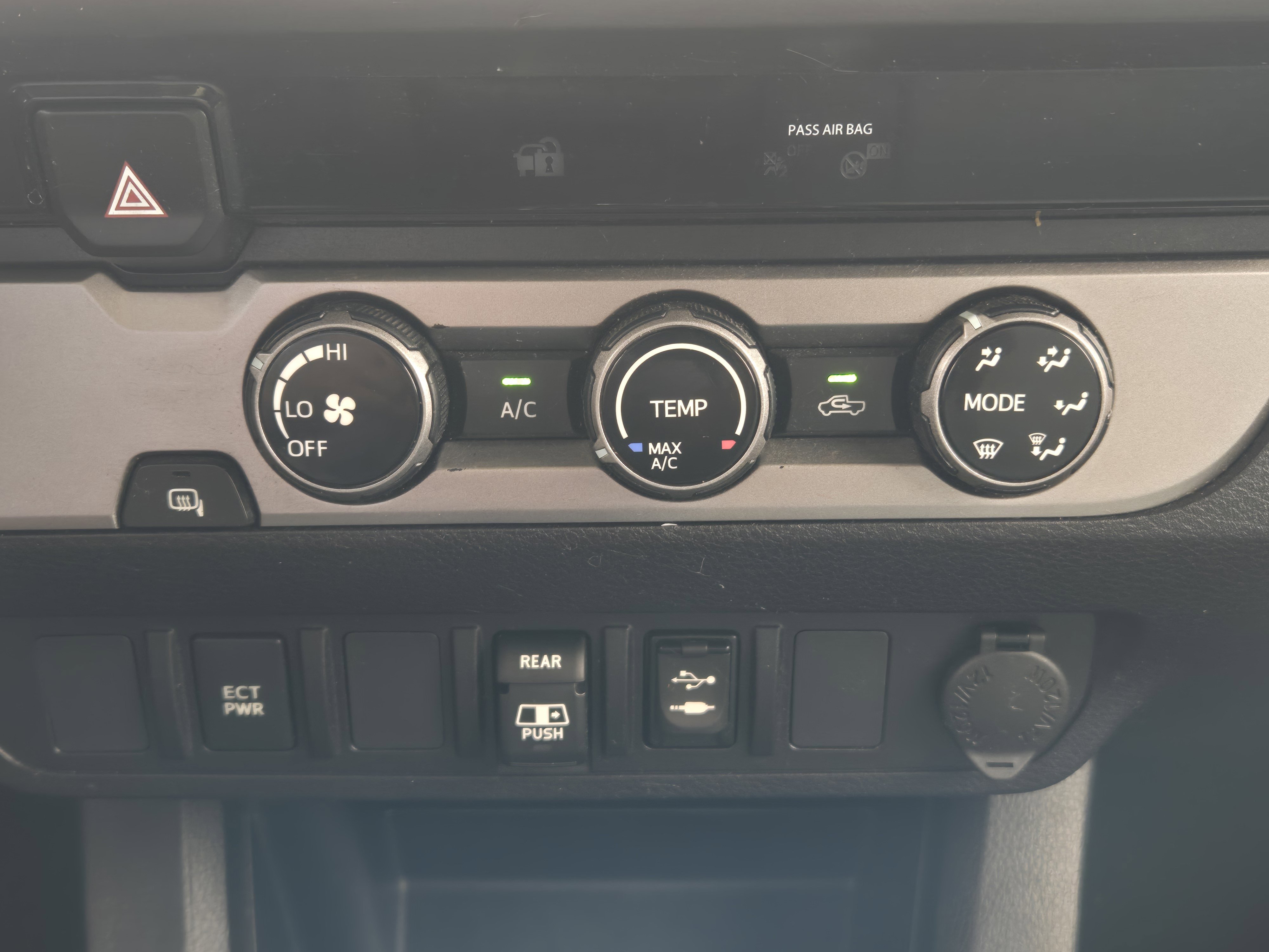 Vehicle image 19 of 30