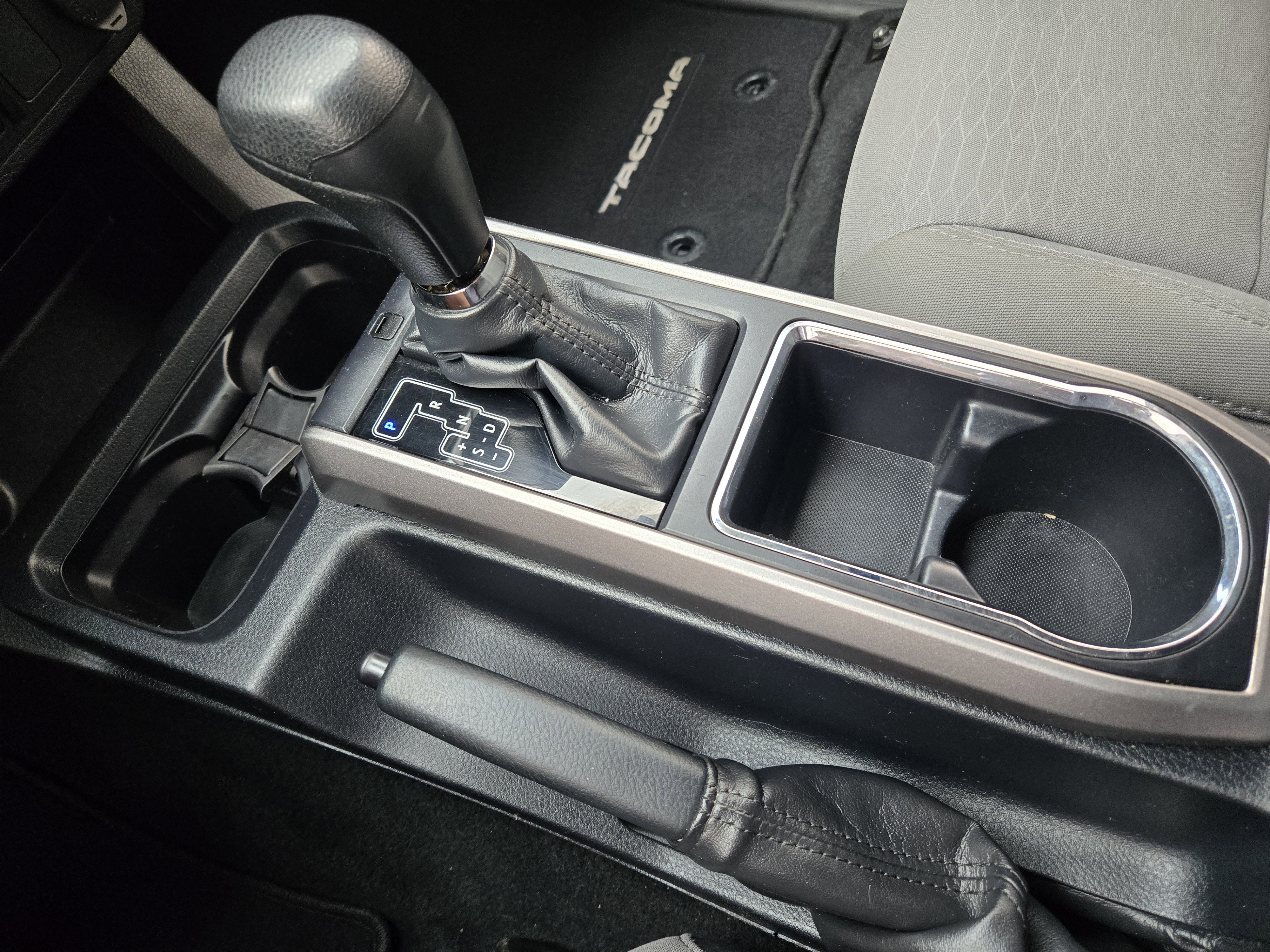 Vehicle image 20 of 30