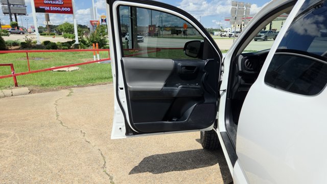 Vehicle image 10 of 30