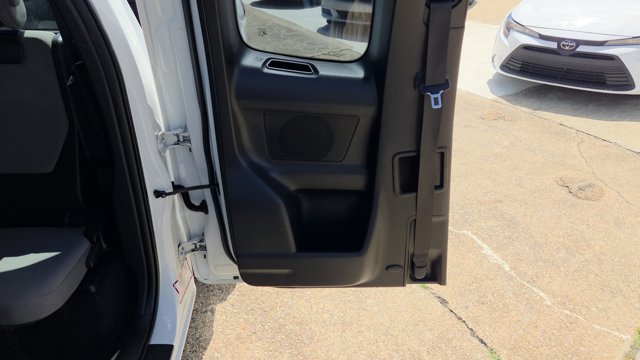 Vehicle image 14 of 30