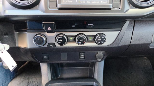 Vehicle image 20 of 30