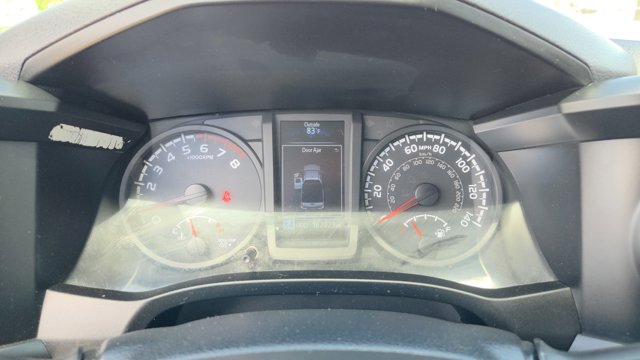 Vehicle image 23 of 30