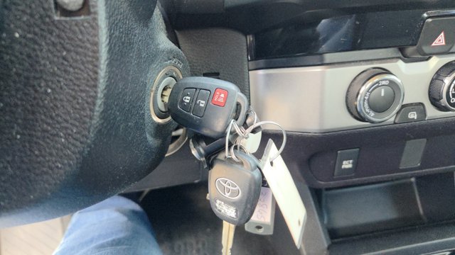 Vehicle image 22 of 30