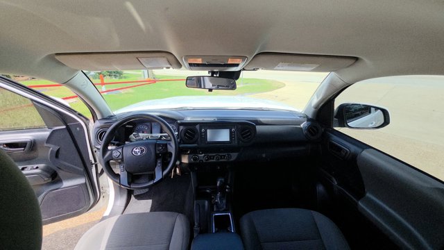 Vehicle image 17 of 30