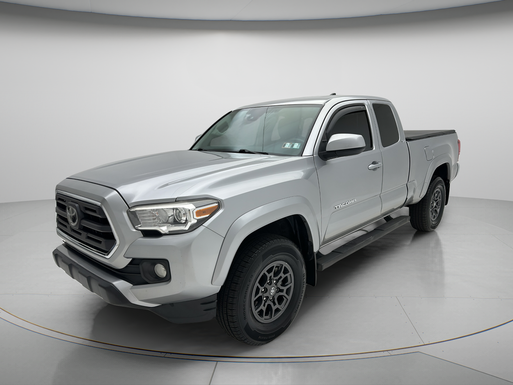 2018 Toyota Tacoma SR5 Image 3 of 24