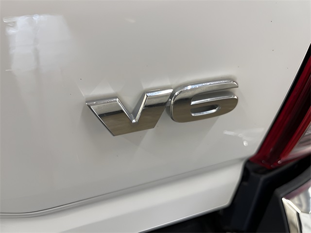 Vehicle image 7 of 27