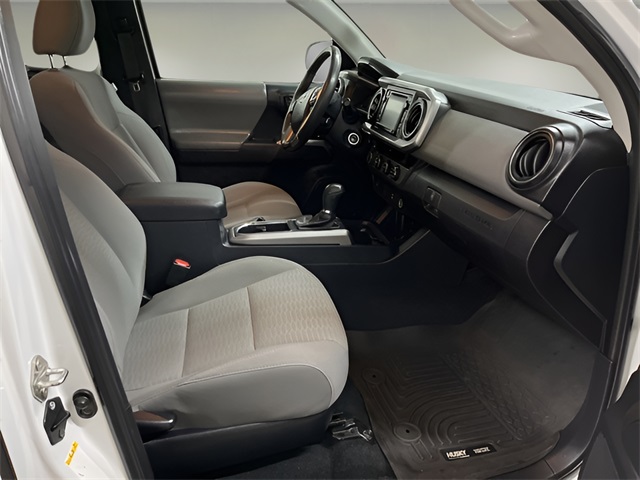 Vehicle image 13 of 27