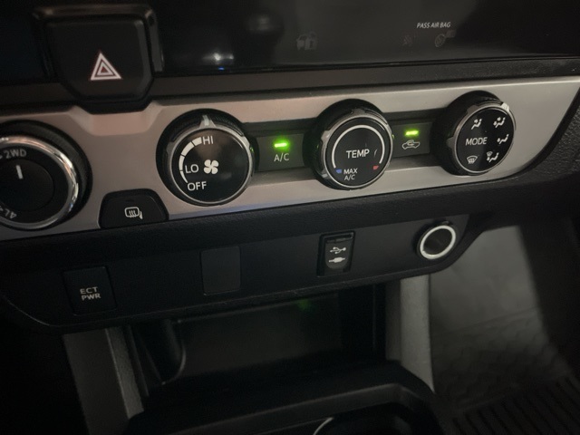 Vehicle image 20 of 27