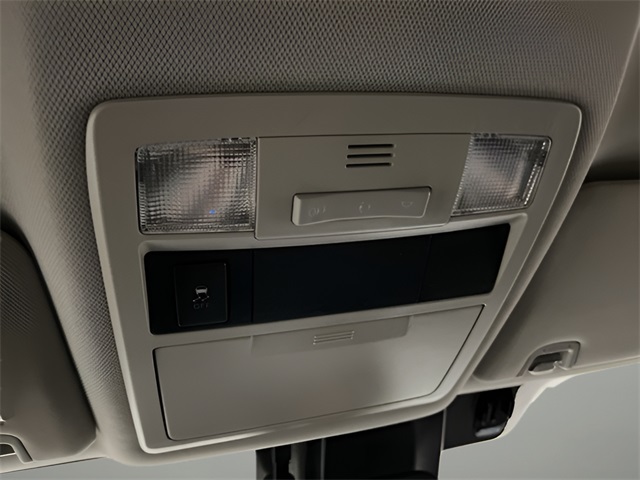 Vehicle image 21 of 27