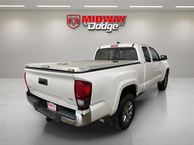 Vehicle image 4 of 27