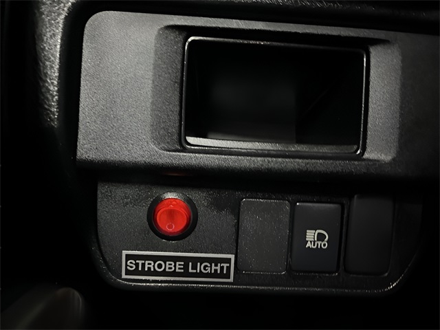 Vehicle image 19 of 27