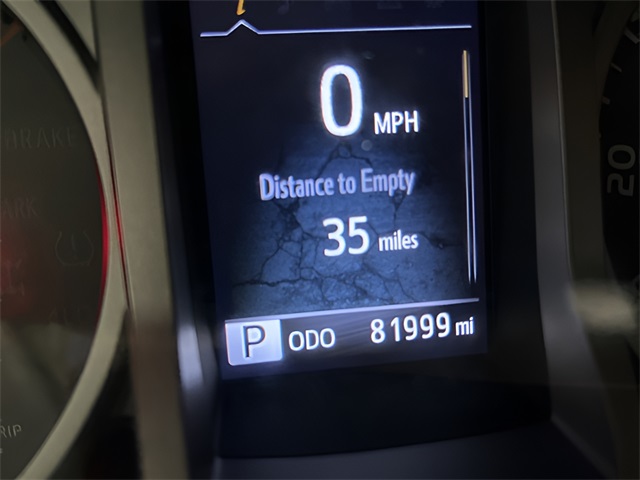 Vehicle image 17 of 27