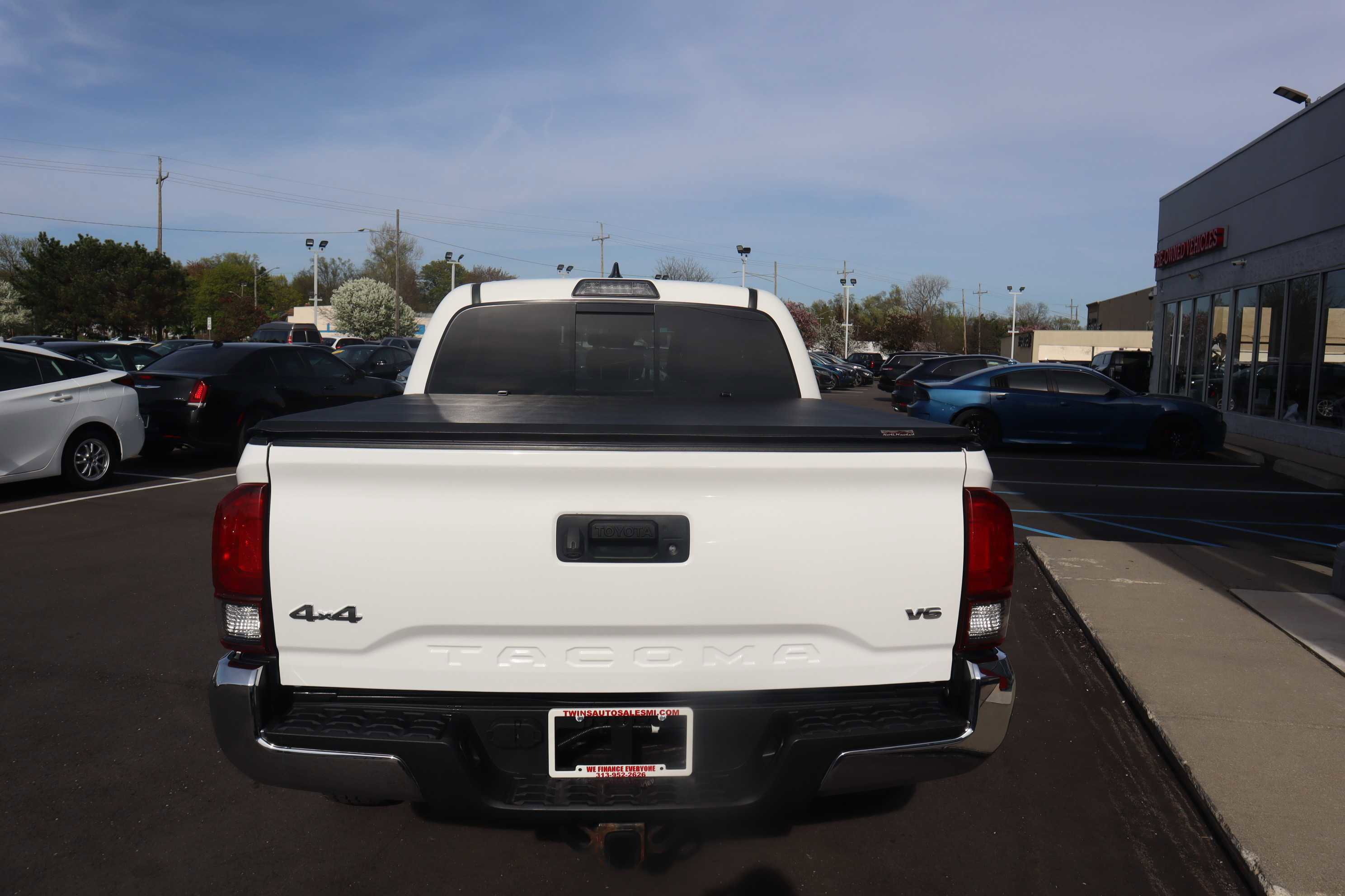 Vehicle image 4 of 17
