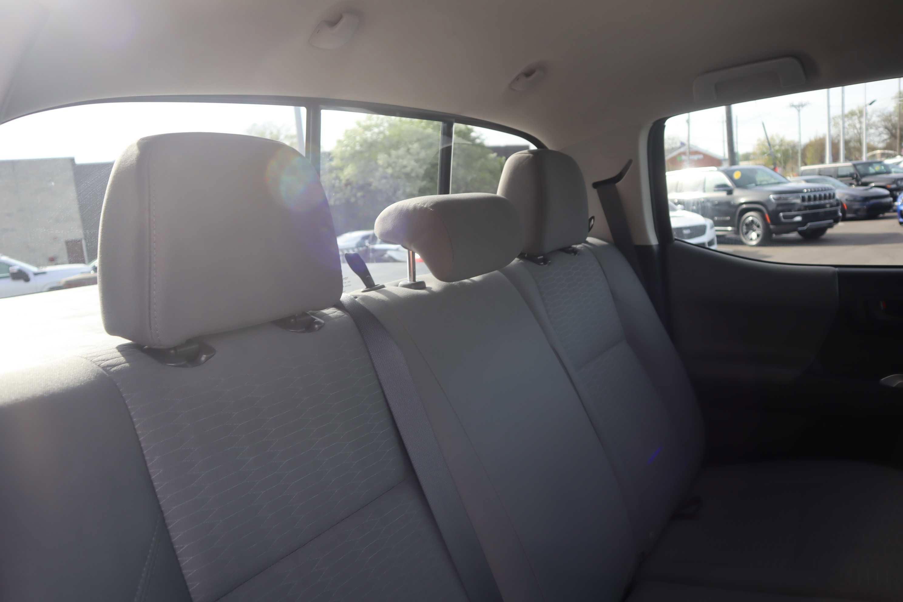 Vehicle image 11 of 17