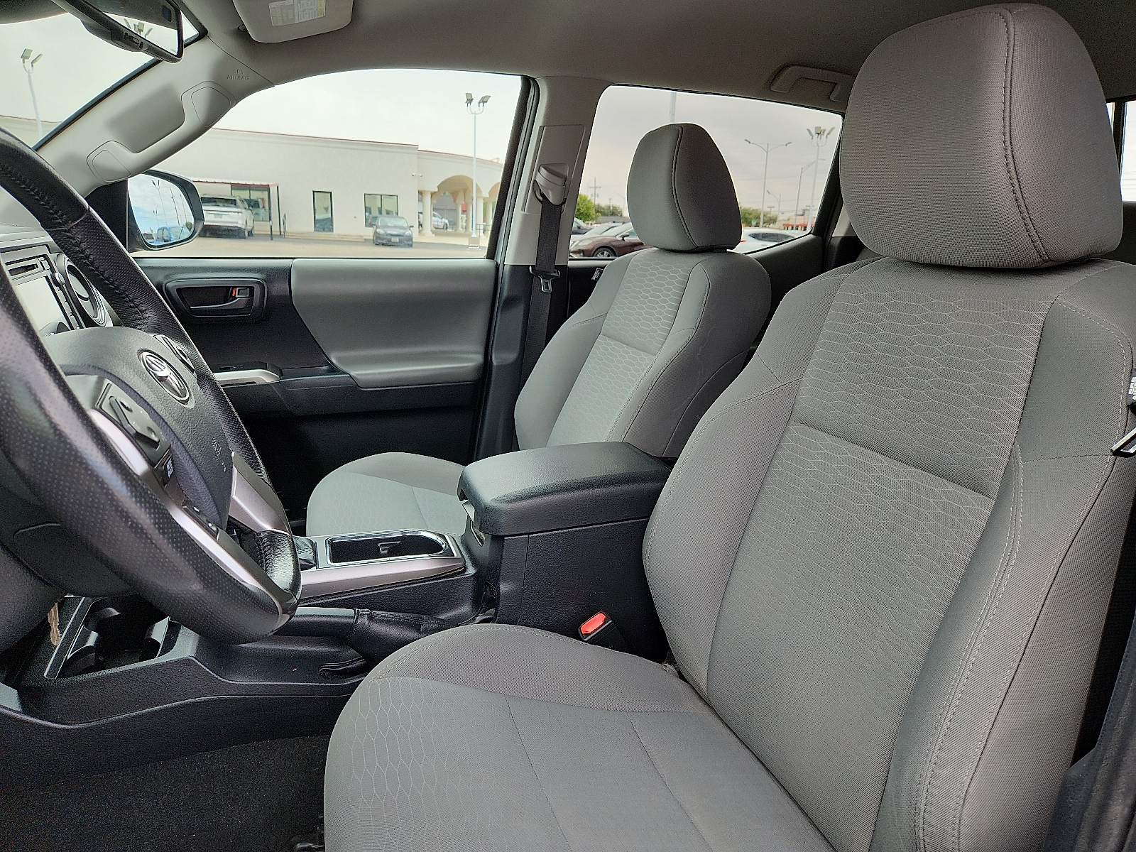 Vehicle image 11 of 16