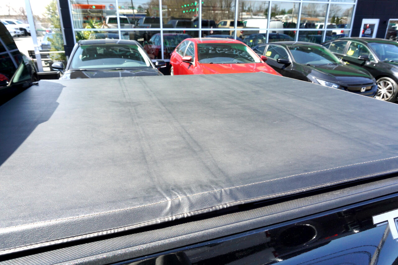 Vehicle image 9 of 23
