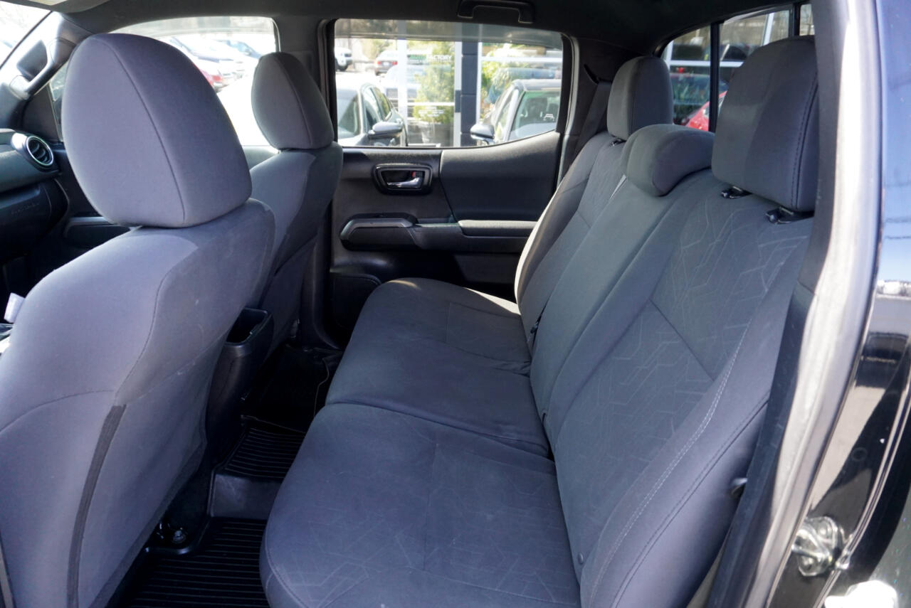 Vehicle image 11 of 23