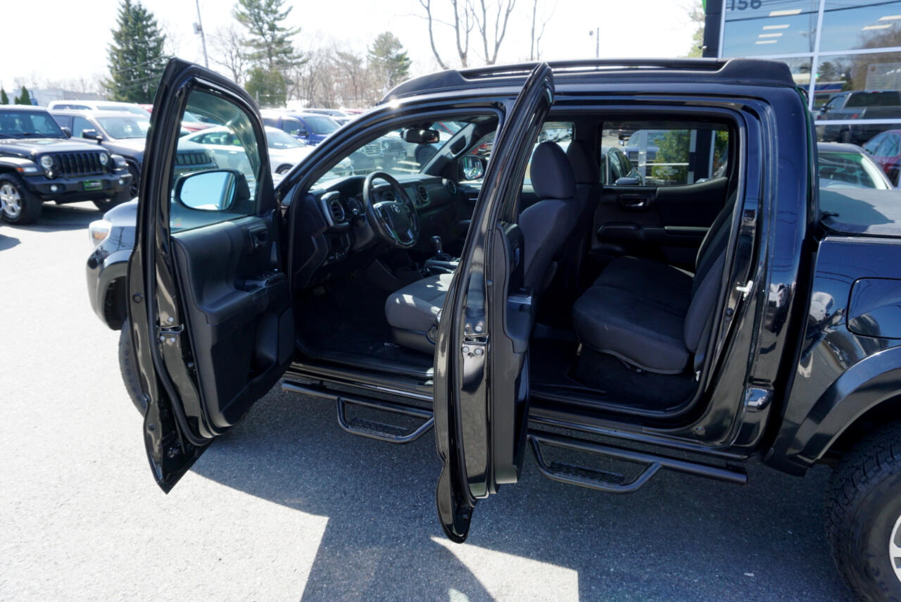 Vehicle image 10 of 23