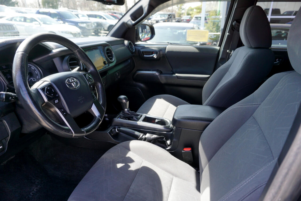 Vehicle image 14 of 23