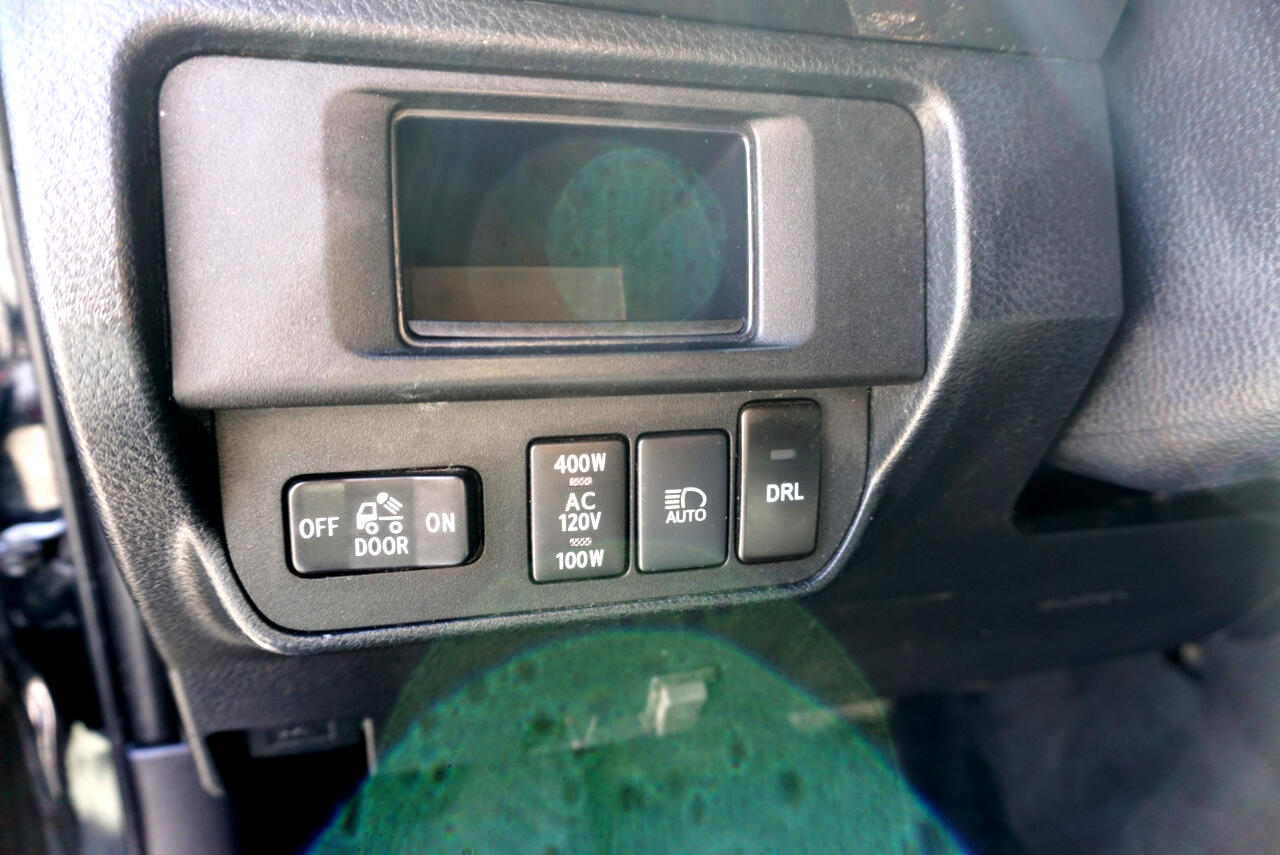 Vehicle image 13 of 23