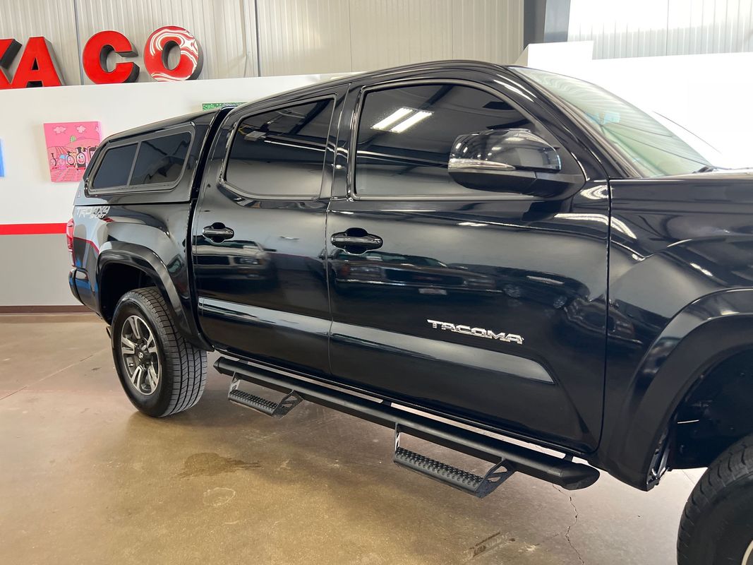 Vehicle image 9 of 113