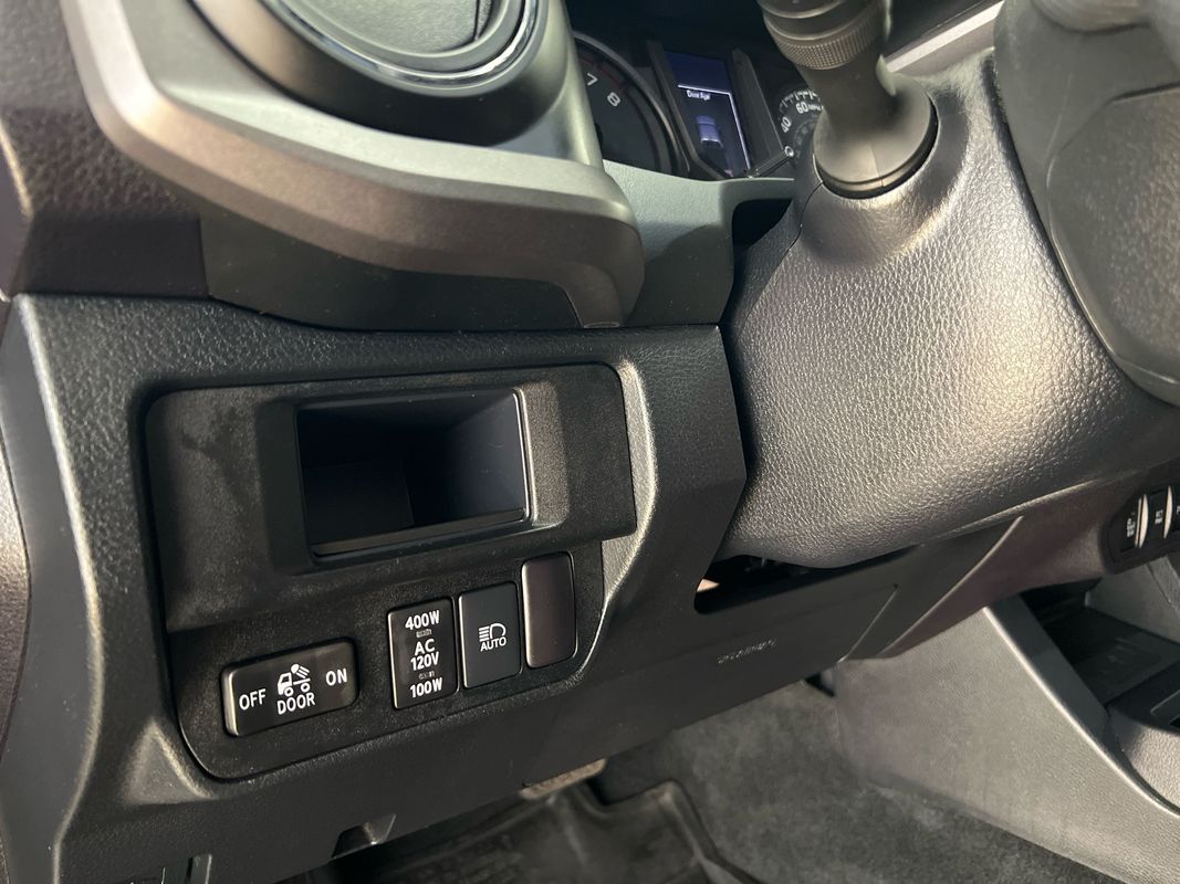 Vehicle image 78 of 113