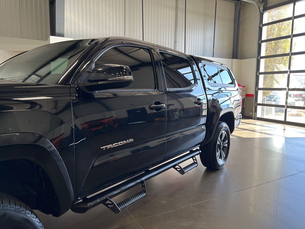 Vehicle image 14 of 113