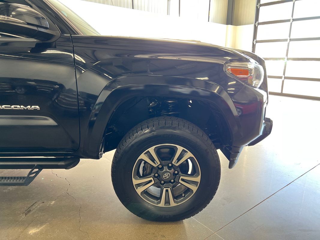 Vehicle image 65 of 113