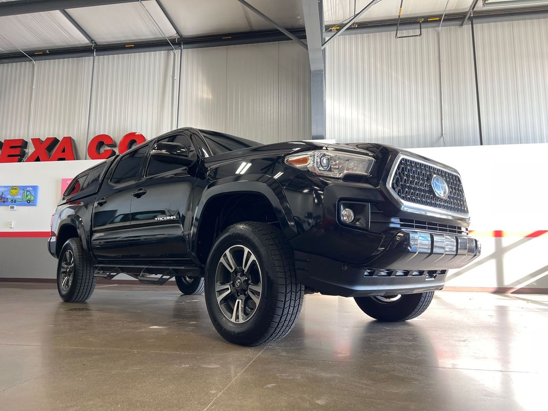 Vehicle image 18 of 113