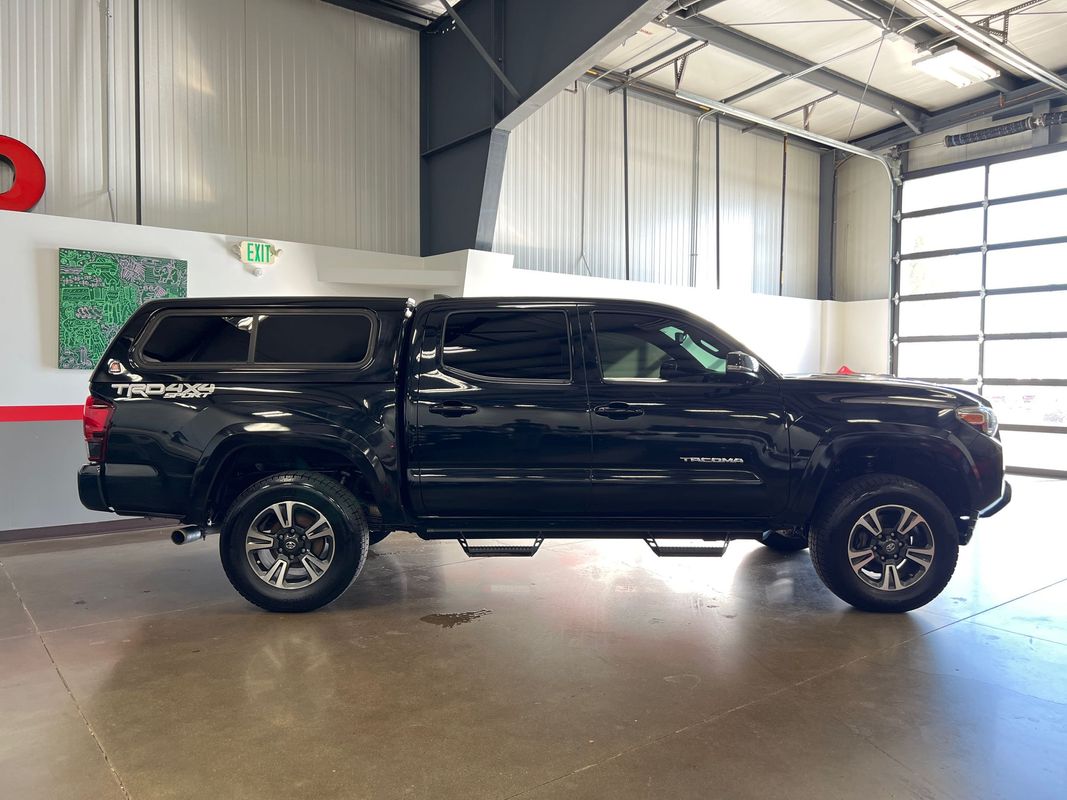 Vehicle image 10 of 113