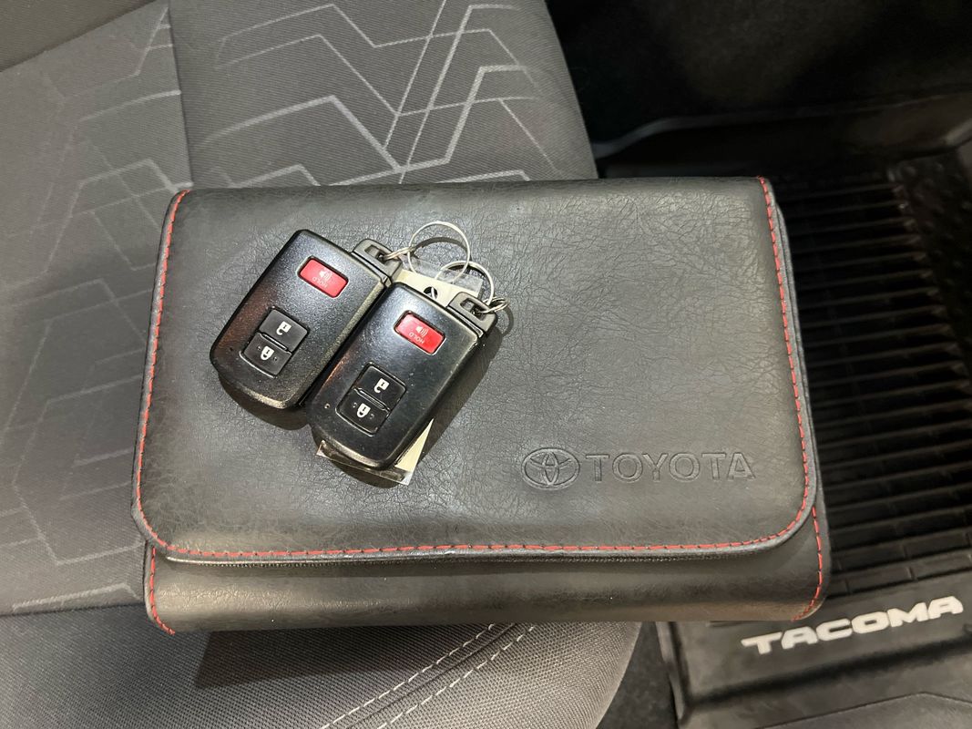 Vehicle image 102 of 113