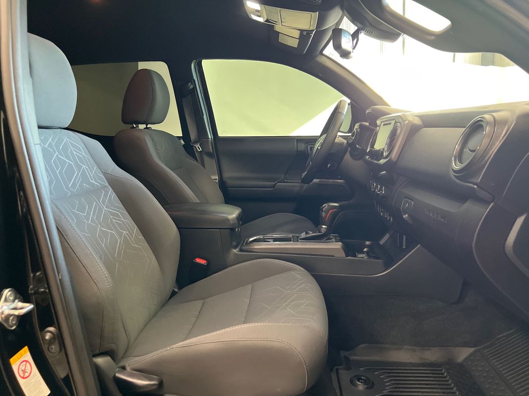 Vehicle image 28 of 113