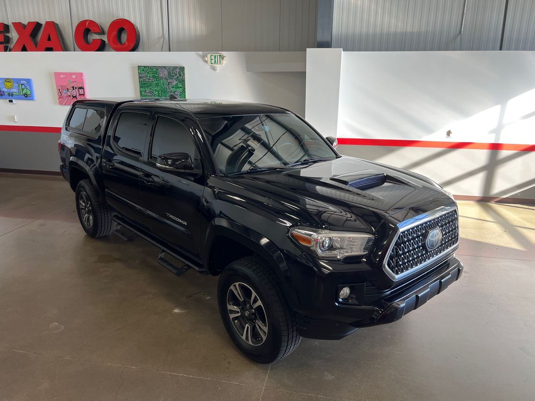 Vehicle image 8 of 113