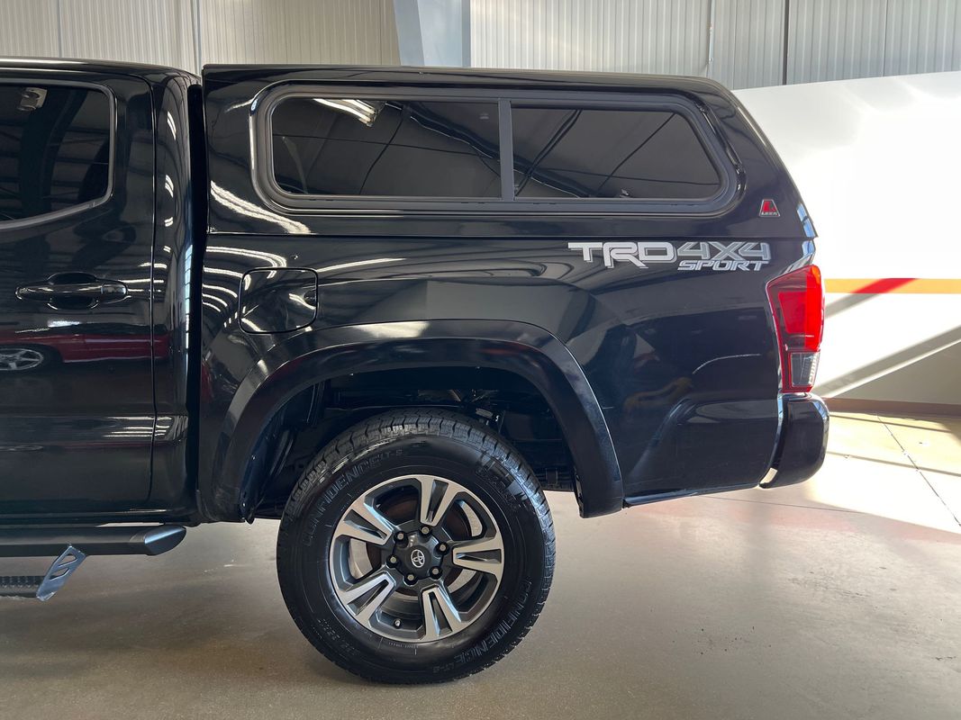 Vehicle image 21 of 113